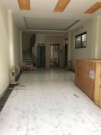 Cho thuê nhà MP Đường Thành, Q Hoàn Kiếm, 110m2, MT 5m, 3 tầng, giá 85 triệu.